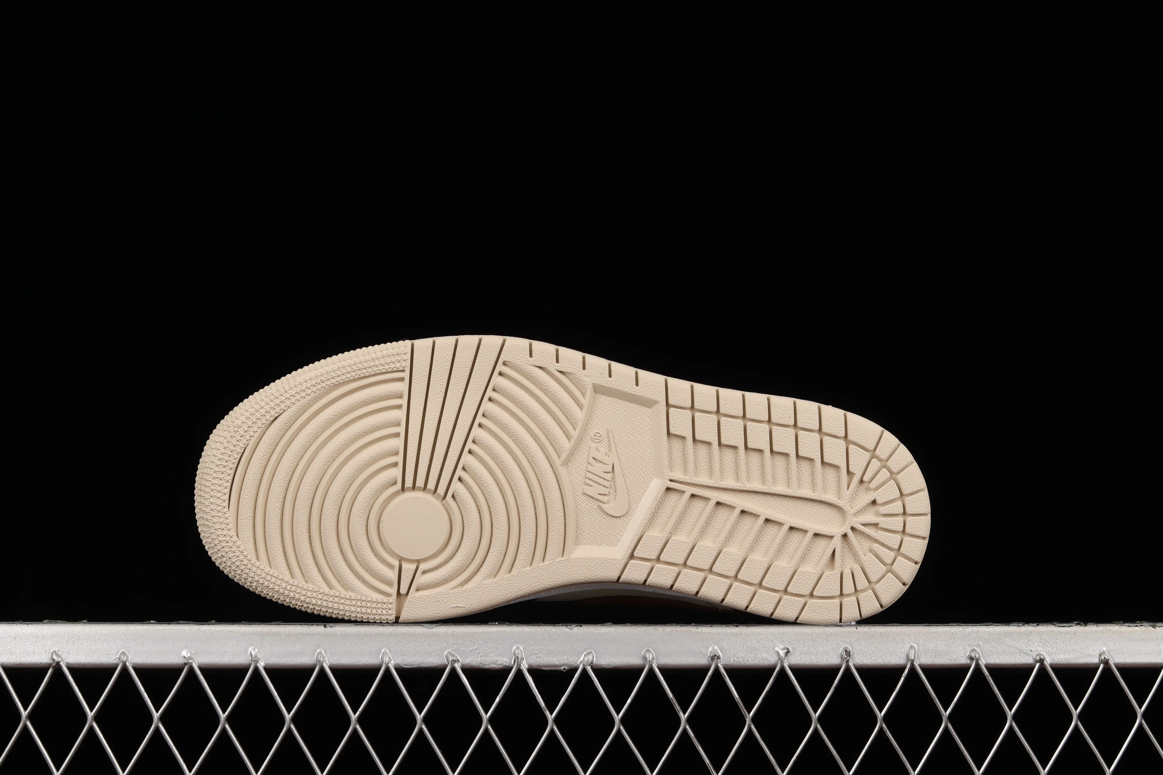 All categories Air Jordan Jordan series basketball shoes Air Jordan 1 Mid G version pure original Air Jordan 1 Mid SE AJ1 Joe 1 meter brown mid-top retro basketball shoes DO6699-200